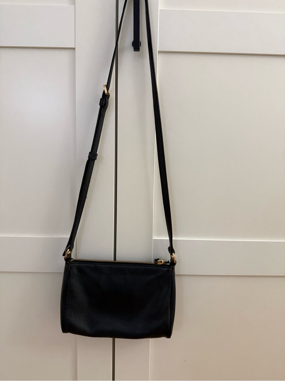 Marc Jacobs Black Leather Crossbody with Gold Hardware - Picture 2 of 5